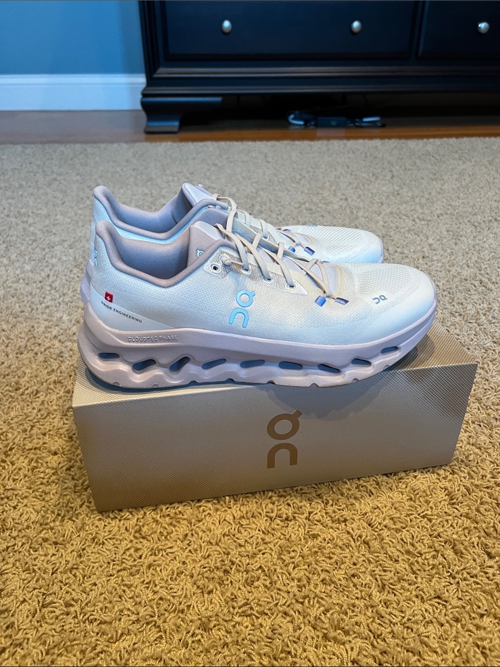 On Cloudtilt Lightweight Running Shoes in Light sand/lavender